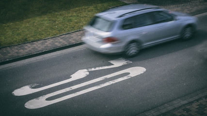 Tempo 30 Zone mit Auto