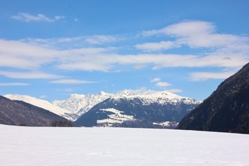 Fototapeta na wymiar Winter alpine landscape in Val Mustair, Switzerland (Ofenpass)
