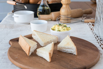 toasts with hard boiled eggs and mustard,