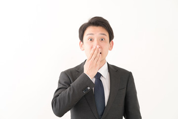 驚く男性