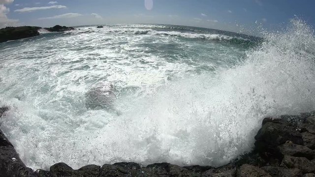 Riesenwellen an der Vulkank&uuml;ste bei El Cotillo, Fuerteventure, Kanaren, Spanien, Meer, Insel