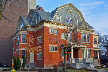 Fototapeta premium Historic Building on Blackburn Avenue near Laurier House in Ottawa, Ontario, Canada.