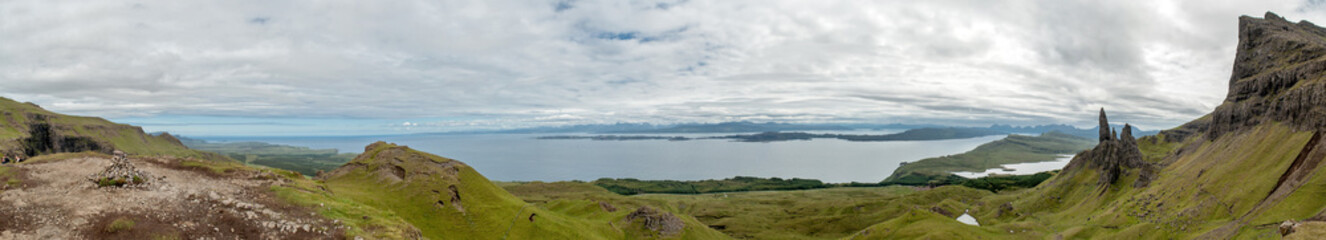 Fototapeta na wymiar Panorama photo of the landscape around the Old Man of Storr in Scotland
