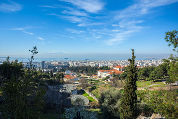 Fototapeta premium 10.03.2018 Thessaloniki, Greece - Panoramic View of Thessaloniki city, the sea and the olympous mountain
