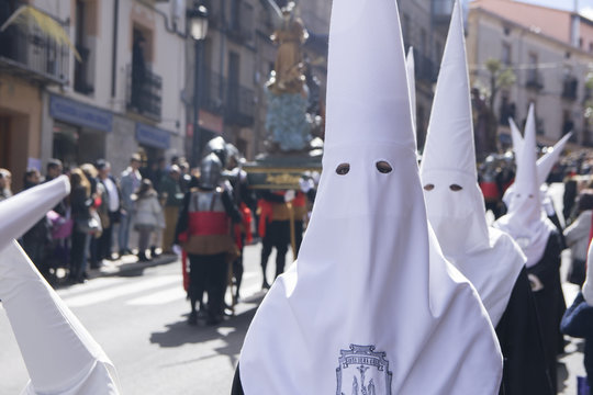 procesion de semana santa en sig&uuml;enza guadalajara marzo 2018