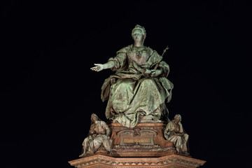 Maria Theresia Denkmal Wien bei Nacht