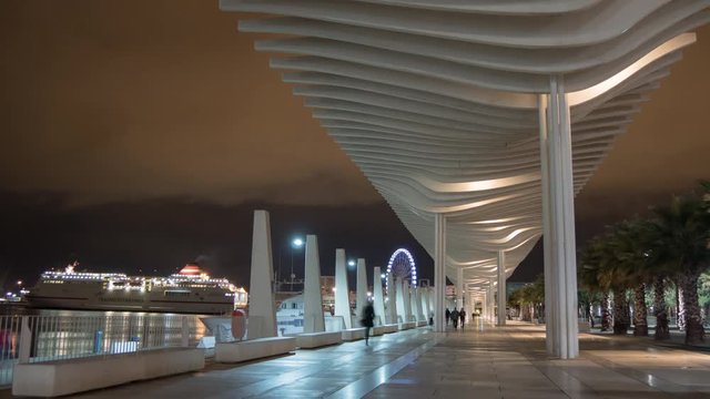 Night timelapse at Muelle Uno Passage