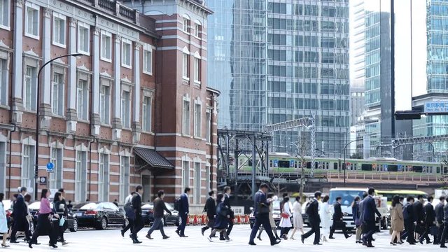 東京駅　通勤　春　4k
