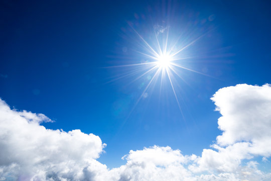 beautiful star sun light on clearly blue sky with cloudy