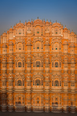 Obraz premium Hawa Mahal, a palace in Jaipur, India, which was built so the women of the royal household could observe street festivals