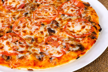 Mushroom pizza with cheese