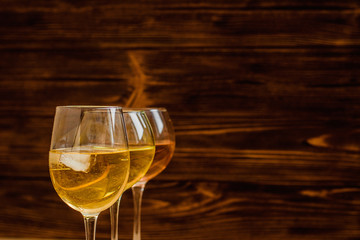 different types of wines and shapes of glasses