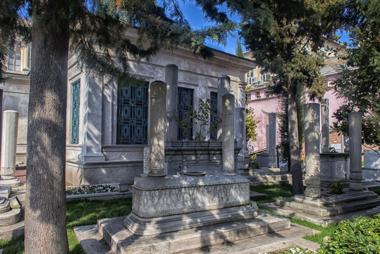 Sultan II Abdulhamid Han Hz. Turbesi. complex with cemetery and mosque
