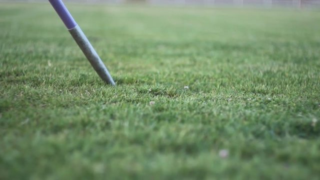 Javelin throwing - Javelin sticks to the ground