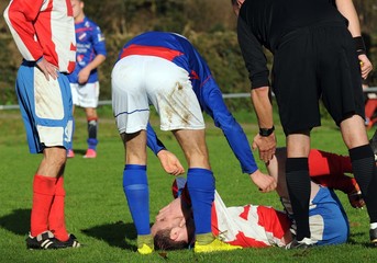 les excuses au footballeur après bousculade