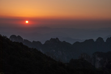 Sunset, Huangshan Mountains (Anhui, China)