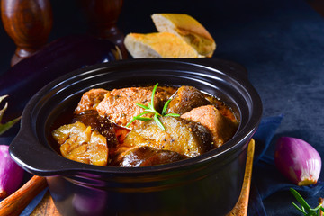 Eggplant Casserole - (Melitzanes Me Kreas Sti Katsarola)