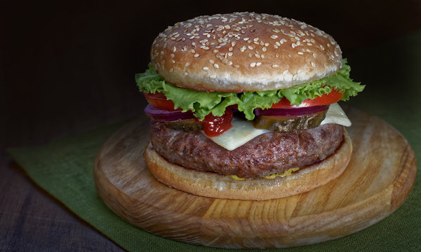 Image of a hamburger close-up