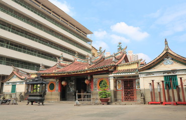 Fototapeta premium Chua Ong Bon temple in Chinatown Ho Chi Minh City Saigon Vietnam