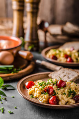 Scrambled eggs with herbs