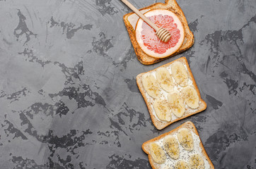 Obraz na płótnie Canvas Toasts on a gray background.