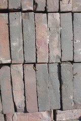 Rote Pflasterstersteine aus Beton