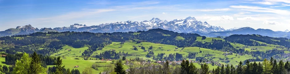 Fototapeten Appenzeller Land mit Alpstein-Massiv © ARochau