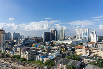 Fototapeta premium Bangkok skyline cityscape with construction building