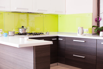 Fototapeta na wymiar Interior of a new modern kitchen