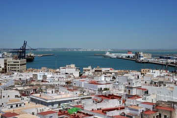 Fototapeta na wymiar View of the ancient sea city of Cadiz from the Cathedral of the Holy Cross.
