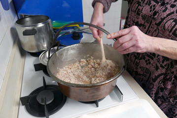 preparing Risotto at home