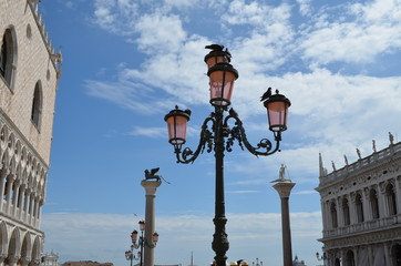 Fototapety  Wenecja, patrząc w górę, nietypowo