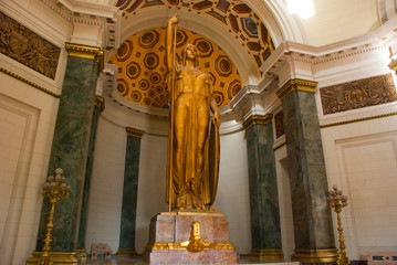 Capitolio Nacional, El Capitolio. The interior of the building.11-meter bronze statue of a woman, the goddess of Justice with a peak and a shield in her hands. Havana. Cuba