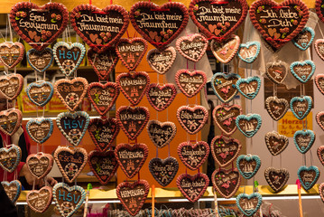 Fototapeta premium Herzen auf dem Jahrmarkt