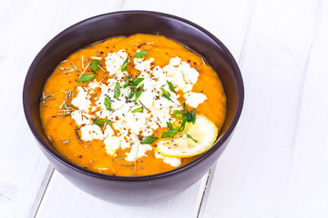 Vegetable diet cream soup with goat cheese