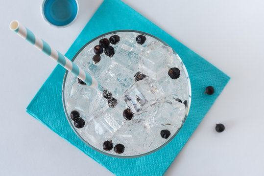 Gin and Tonic with Juniper Berries