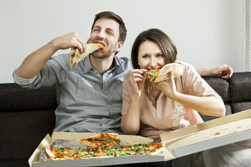 Eating pizza