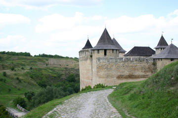 Fototapeta na wymiar Khotyn fortress of the X-XVIII centuries. One of the Seven Wonders of Ukraine. The city of Khotyn is located on the border of Khmelnytsky and Chernivtsi regions.