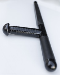 tonfa de défense noir