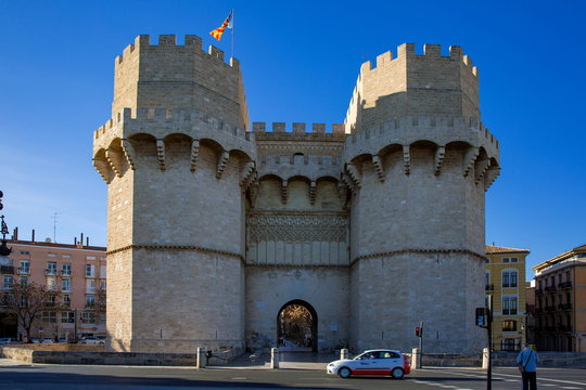 バレンシアのセラーノスの塔