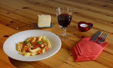 Penne rigate à la tomate fraîche