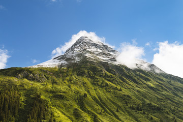 Fototapeta premium Snowy Gorfenspitze in Galtur, Austria