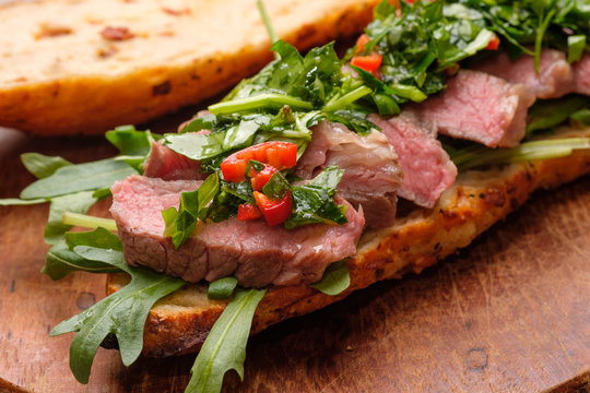 Rindfleisch sous vide mit Chimichulli Kr&auml;uter Chili Sauce