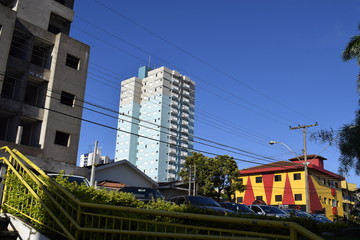 Obraz na płótnie Canvas Vista de construções da cidade a partir da escada da rodoviária de São Carlos