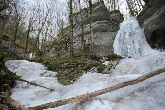 Cascades gel&eacute;