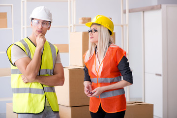 Delivery contractor delivering boxes to office
