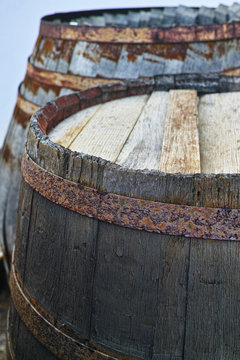 Old wooden barrel close up used voor wine, whiskey, other alcoholic drinks