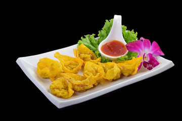 Crispy wonton with dip