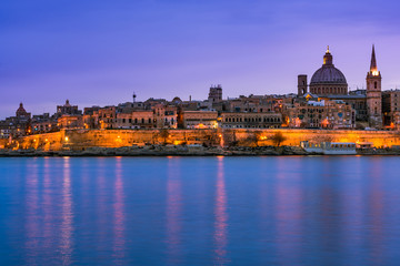 Fototapeta premium Evening view on skyline of Valletta,Malta