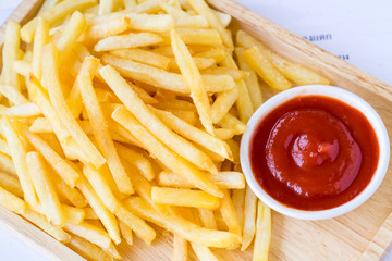french fried with tomato sauce 